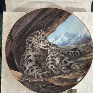 Snow Leopard Collector Plate
